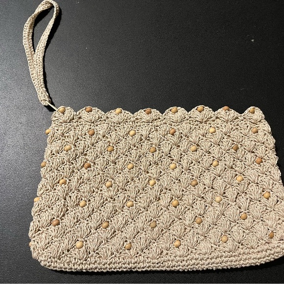 Elegant Tan Crochet Clutch - Picture 3 of 7